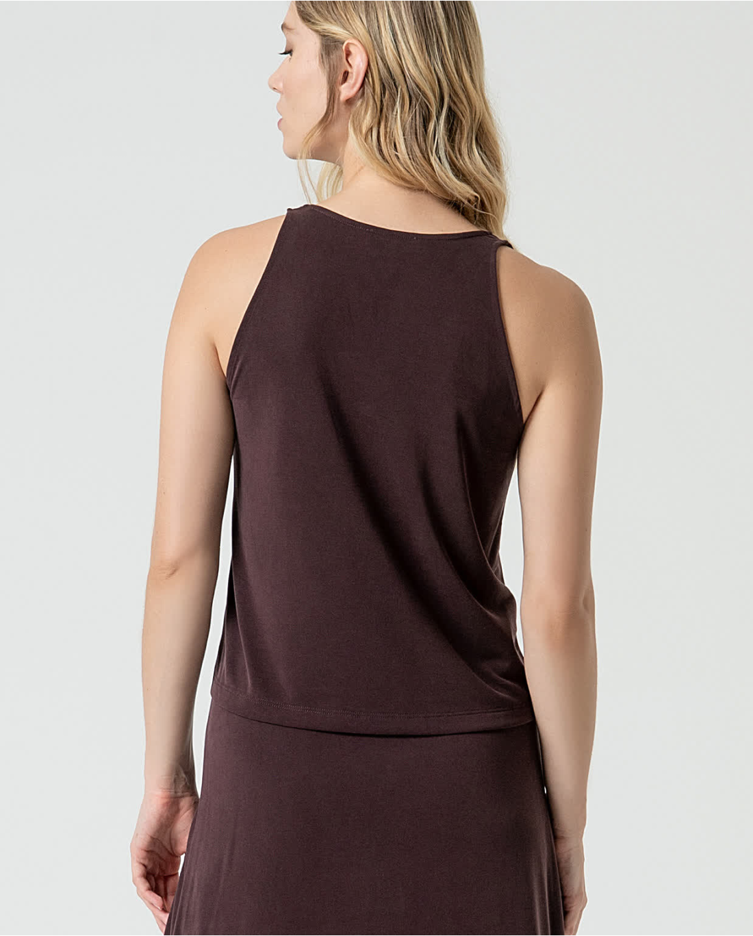 Top elástico escote pico